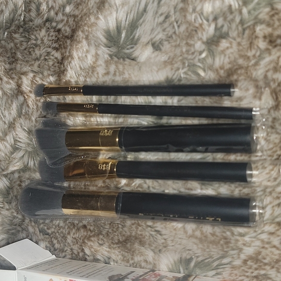 BDB Pro Brush Essentials Kit - Picture 4 of 4